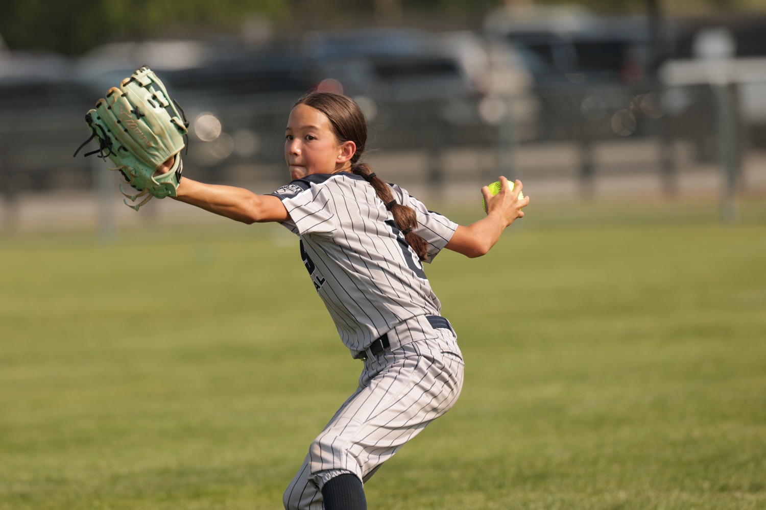 Athlete extending through an efficient arm pathway